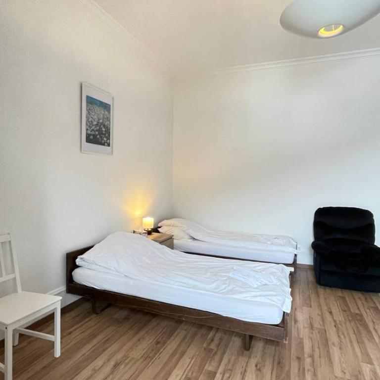 Villa Zentrum Haus Davos - Doppelzimmer mit Gemeinschaftsbad - 8