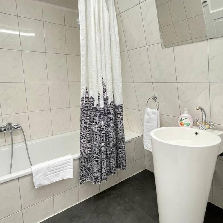 Villa Zentrum Haus Davos - Familienzimmer - 17