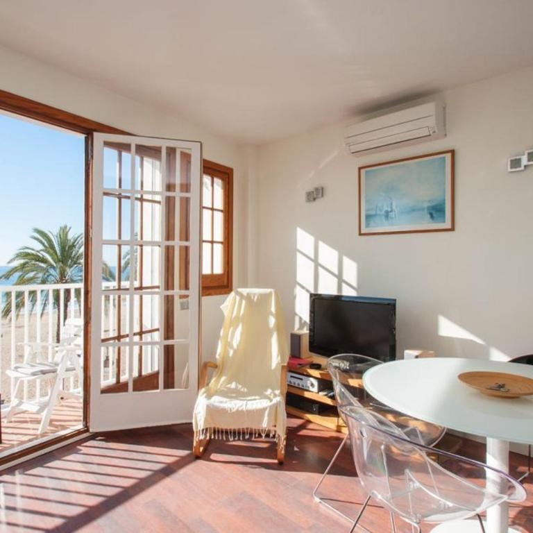 Sunny Apartments - Apartamento de 2 dormitorios con vistas al mar - Paseo de la Ribera, 10 3º - 15