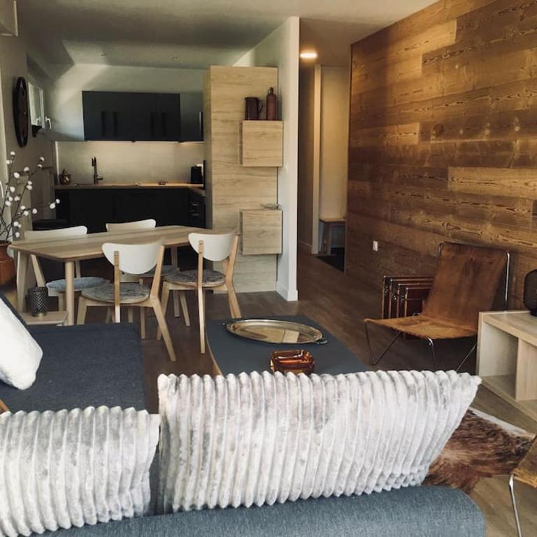 Appart 3ch. entièrement rénové au coeur de Châtel - Appartement 3 Chambres - 1