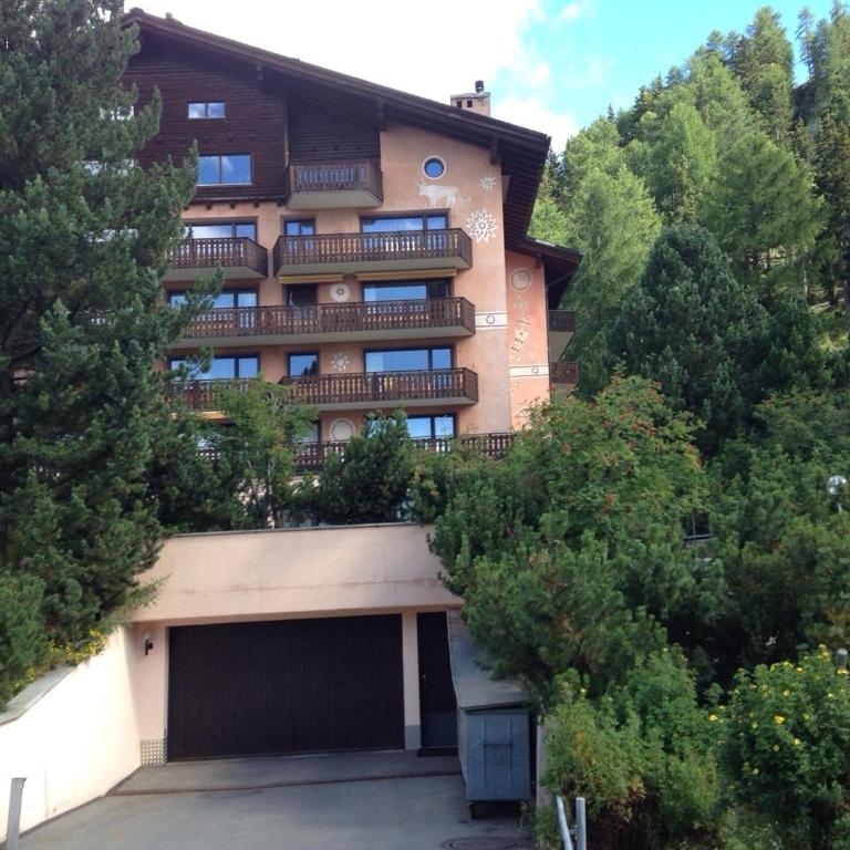 Apartments Chesa Guardaval - Großes Apartment mit 2 Schlafzimmern und einem Balkon - 12