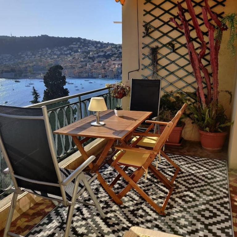 Vintage flat on Villefranche bay - free car park - Appartement 2 Chambres - 24
