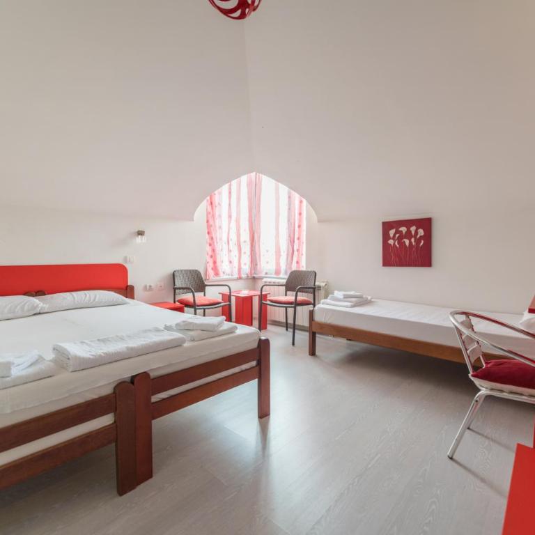 Hotel Villa Sarto - Trokrevetna Soba - 1