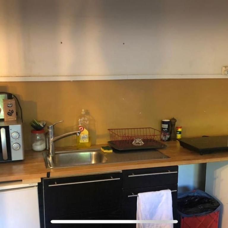 Charming studio at the heart of 14 arrondissement - One-Bedroom Apartment - 2