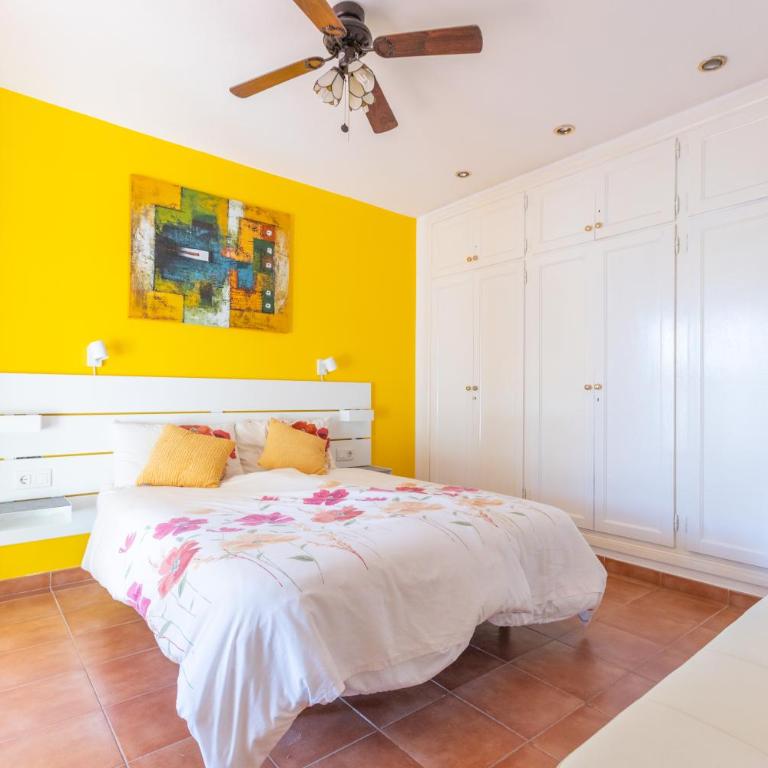 Private villa with heated pool & terrace see view - Three-Bedroom Villa - 13
