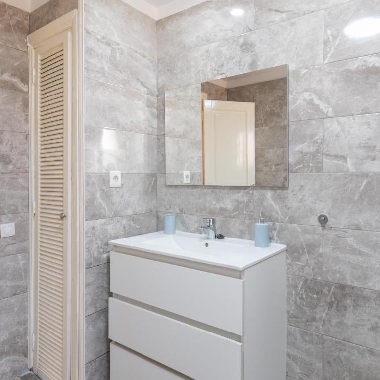 Private villa with heated pool & terrace see view - Three-Bedroom Villa - 22