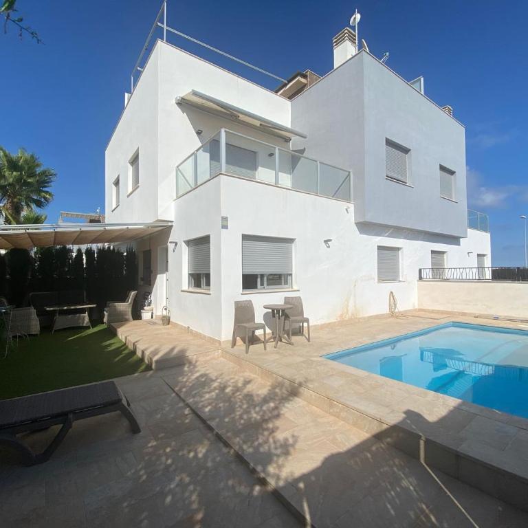 Marinamed Residential - Three-Bedroom House - 1