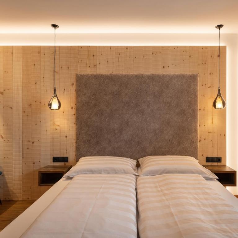 Hotel Garni Landhaus Platzer - Deluxe Doppelzimmer mit Balkon - 4