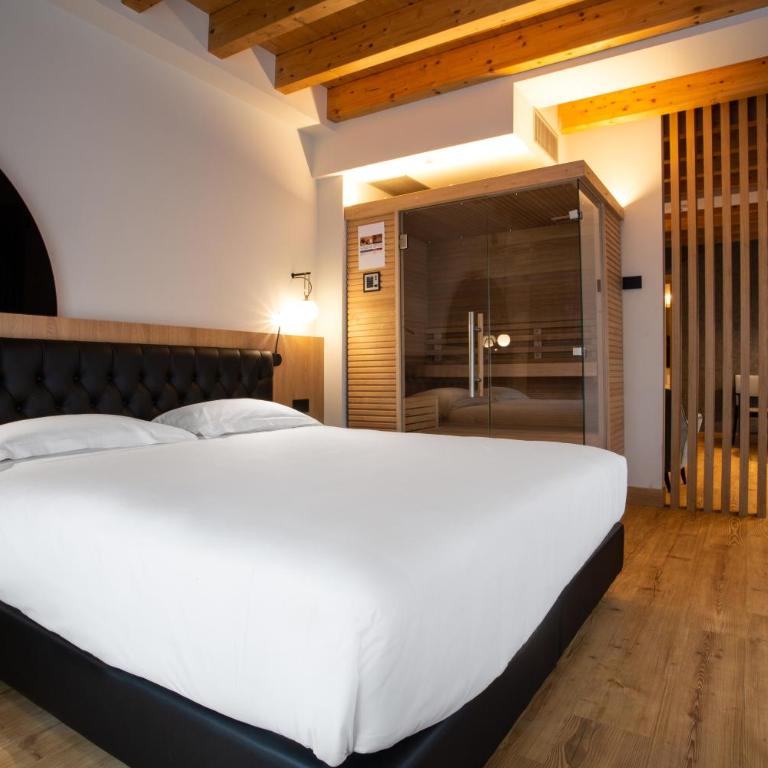 Hotel Master - Suite King con Vasca Idromassaggio - 7