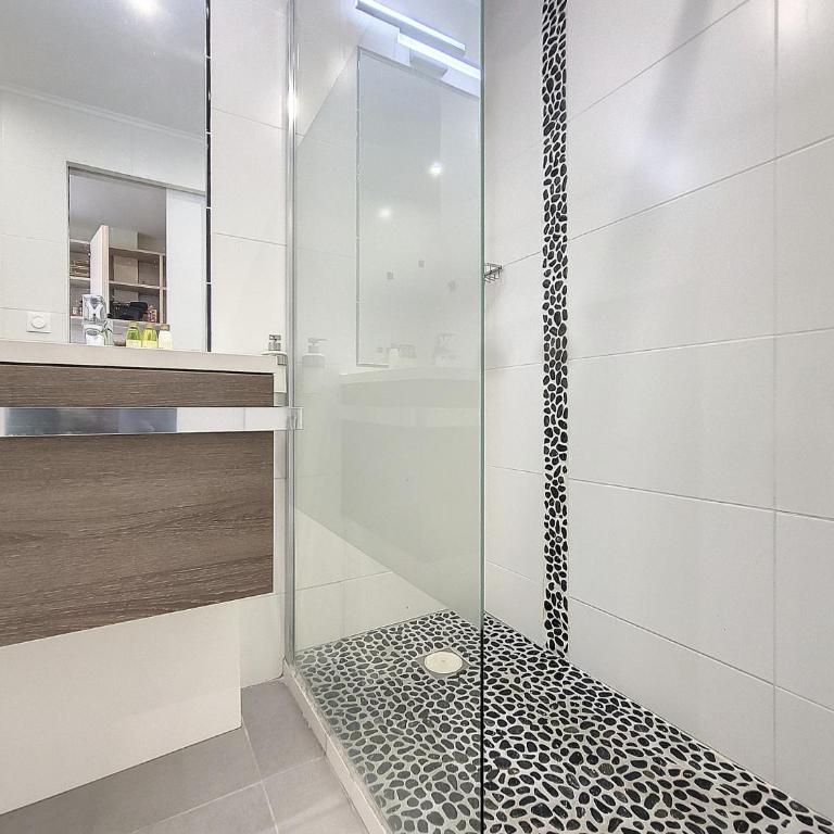 Nestor&Jeeves - GRAND SUD TERRASSE - Pool - Free parking - Studio with Terrace and Swimming Pool View - 13