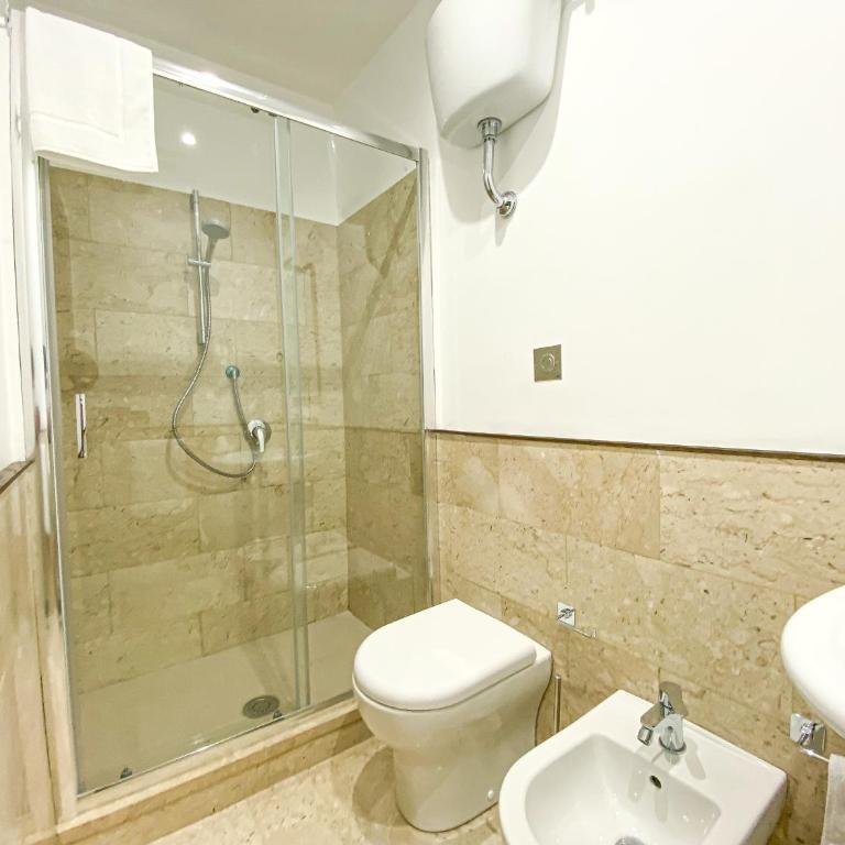 Domus Pisanelli - Camera Tripla con Bagno Privato - 4