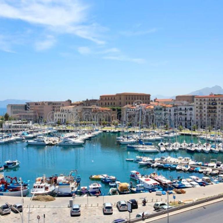 Cala Apartment Centre - Two-Bedroom House - 17