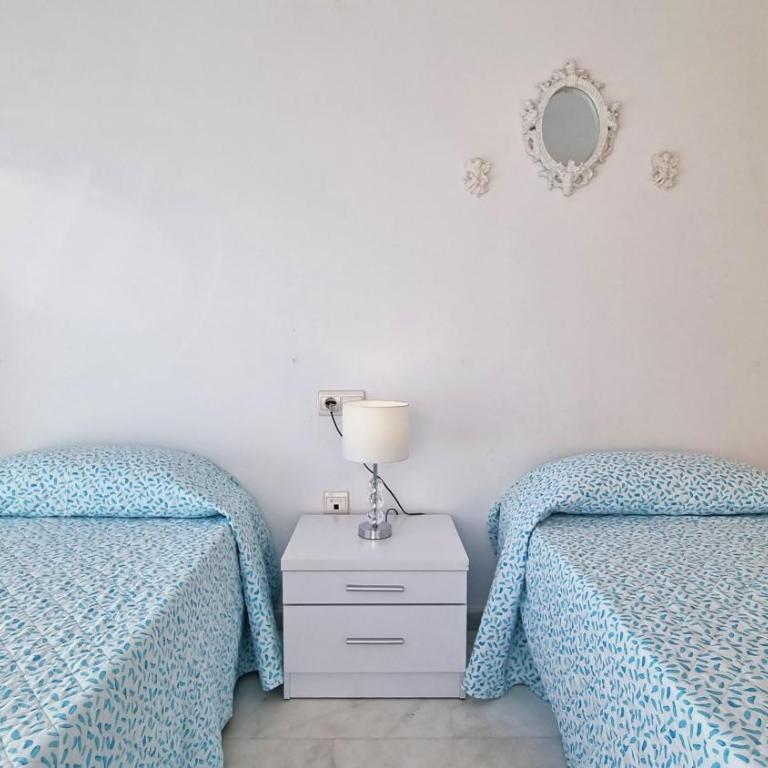 Skyline 14 Large and sunny all-day balcony with stunning sea views - Two-Bedroom Apartment - 12