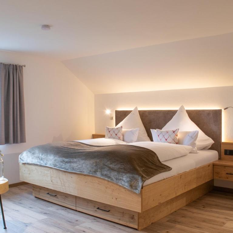 Hotel Bad Rain mit Oberstaufen PlusGolf - Doppelzimmer mit Bergblick - 1