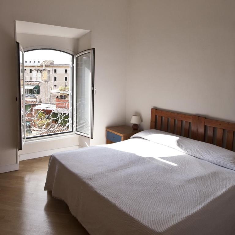 Tourist House B&B - Camera Matrimoniale/Doppia con Letti Singoli - 1