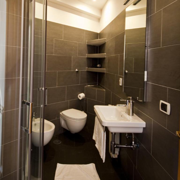 Tourist House B&B - Camera Tripla Superior - 15