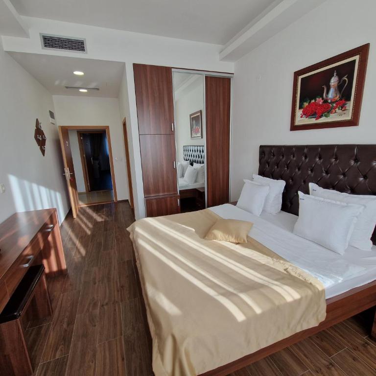 Motel Celebic - Double Room with Private Bathroom - 19