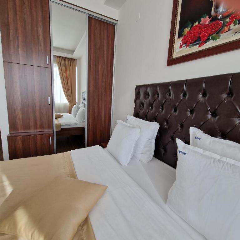Motel Celebic - Double Room with Private Bathroom - 21