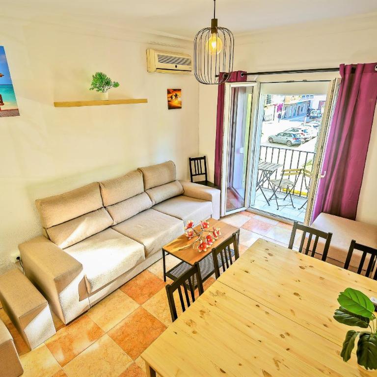 Plaza Polvorista 4-Bedroom Apartment w Balcony - Apartamento con balcón - 11