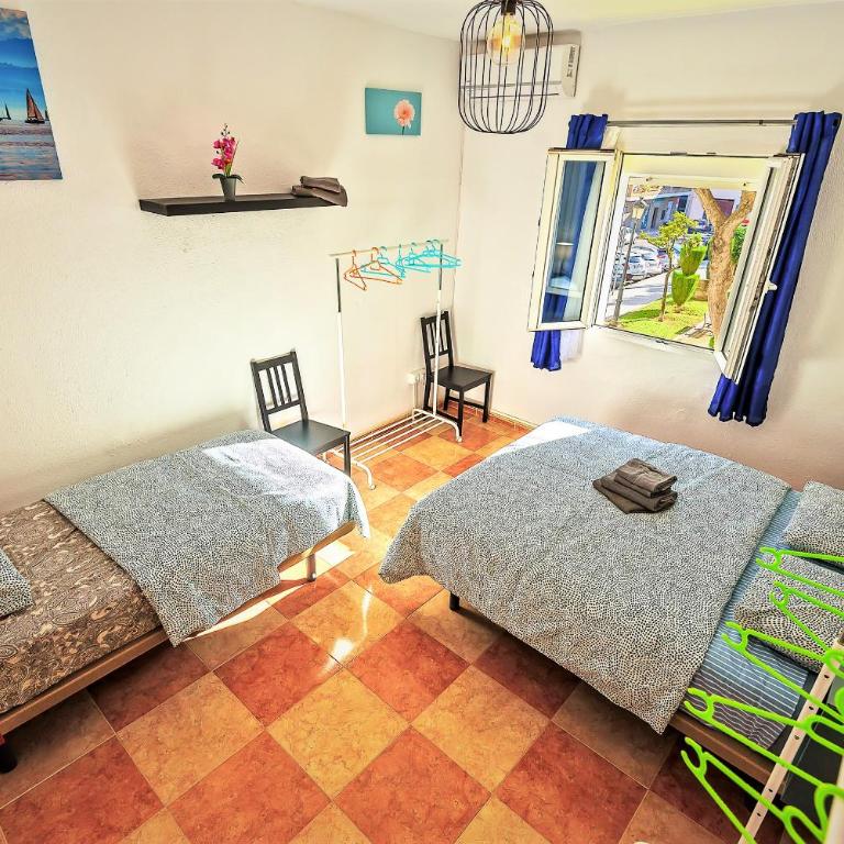 Plaza Polvorista 4-Bedroom Apartment w Balcony - Apartamento con balcón - 17