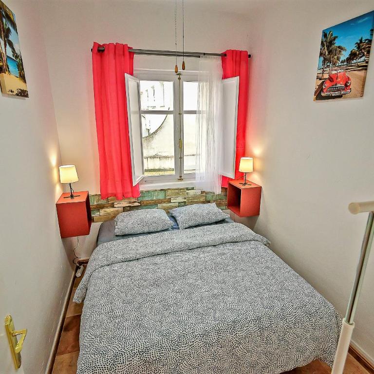 Plaza Polvorista 4-Bedroom Apartment w Balcony - Apartamento con balcón - 19