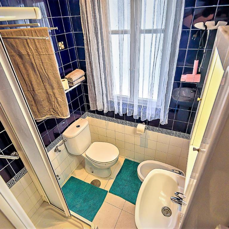 Plaza Polvorista 4-Bedroom Apartment w Balcony - Apartamento con balcón - 32