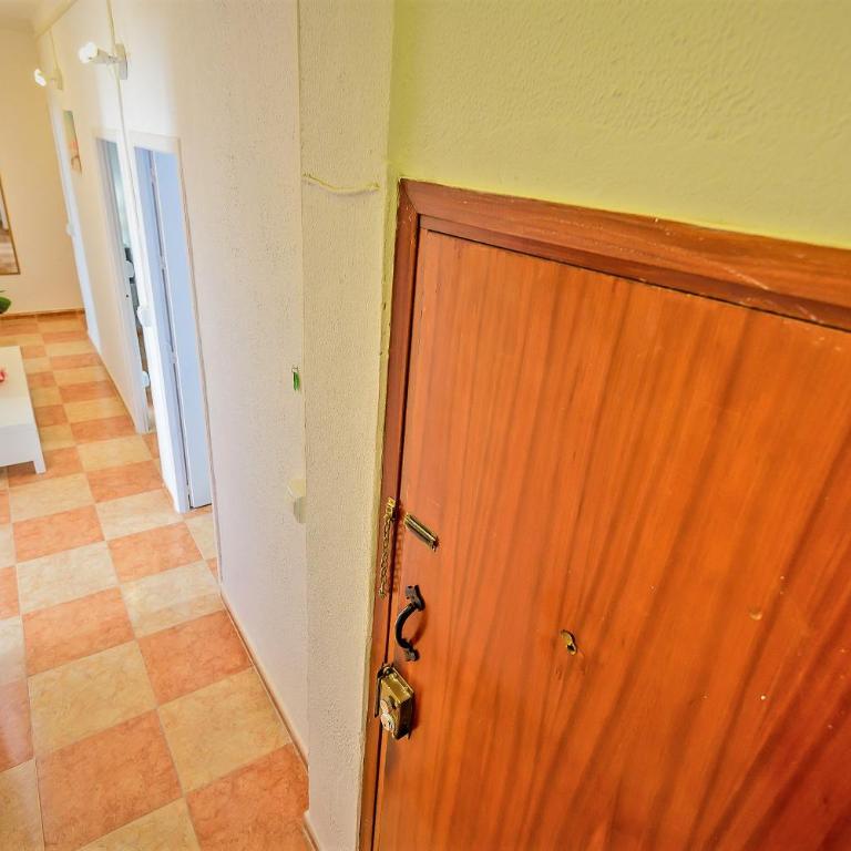 Plaza Polvorista 4-Bedroom Apartment w Balcony - Apartamento con balcón - 34