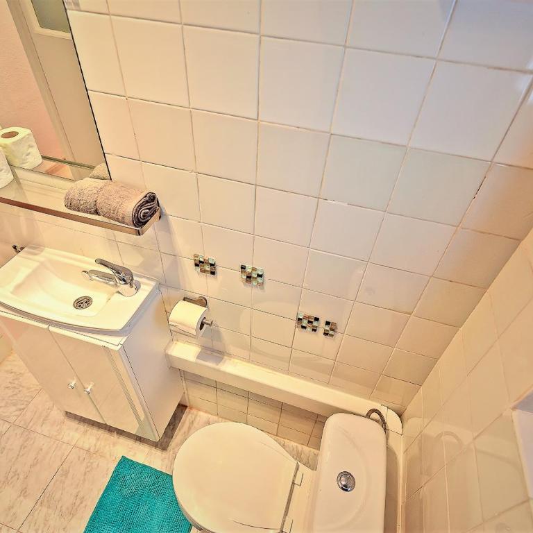 Plaza Polvorista 4-Bedroom Apartment w Balcony - Apartamento con balcón - 38