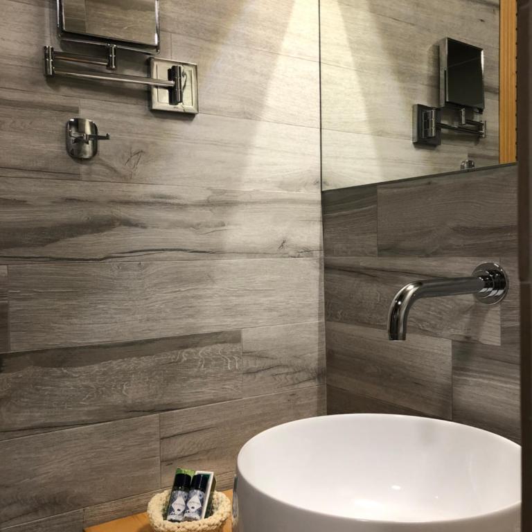 Room 55 - Chambre Double ou Lits Jumeaux - 50