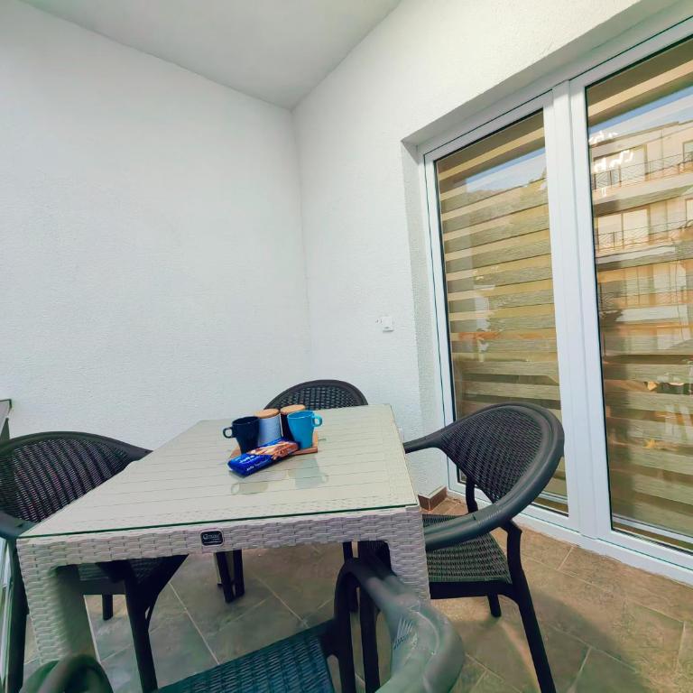 Mialex apartments - One-Bedroom Apartment - 13