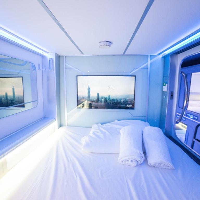 Optimi Rooms Madrid - Capsule Deluxe Room - 4