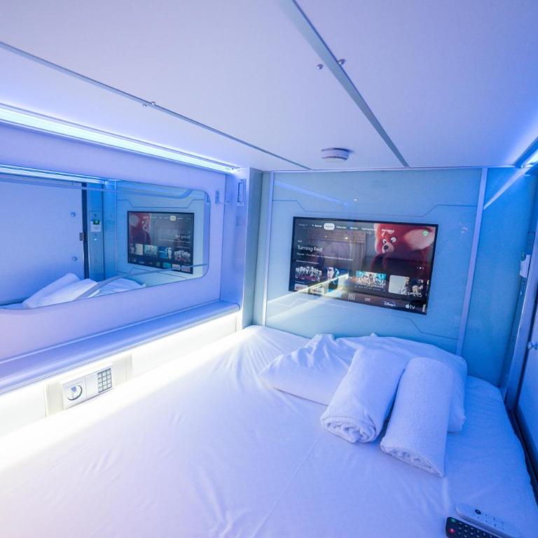 Optimi Rooms Madrid - Capsule Deluxe Room - 5