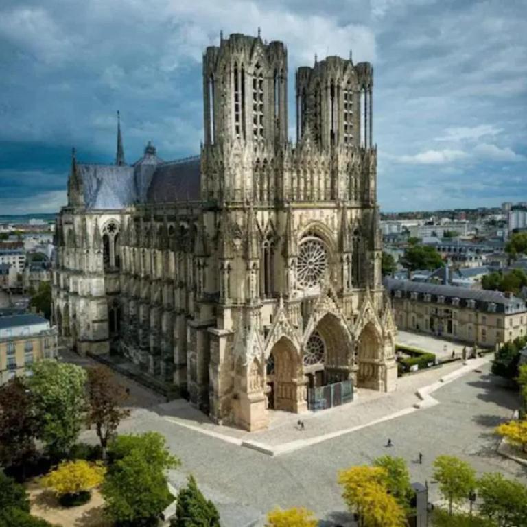 Spacieux proche Gare et Cathédrale - Appartement 1 Chambre - 20