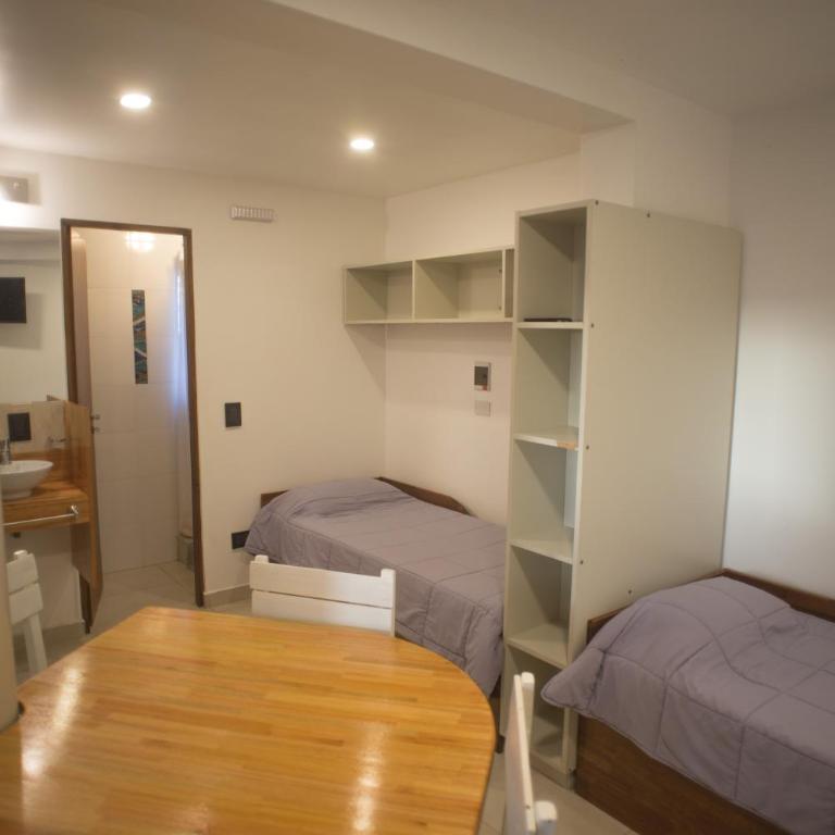 Amares Apart - Departamentos 4 y 5 - Quadruple Room with Garden View - 2