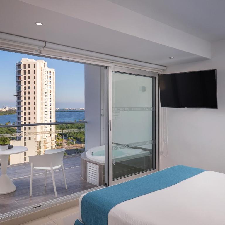 Suites Malecon Cancun - Double Room with Spa Bath - 7
