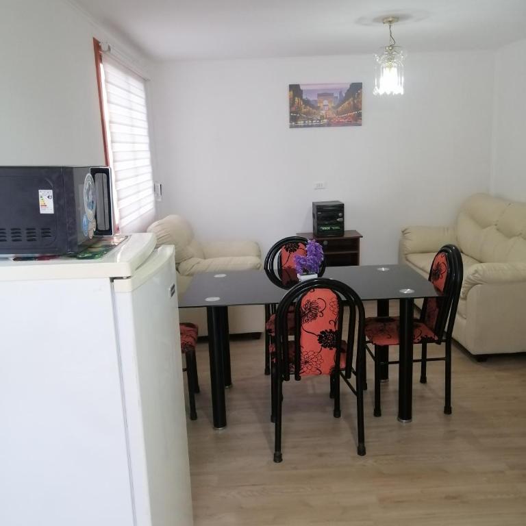 ARRIENDO CASA DUPLEX EN SEGUNDO PISO AMOBLADO FULL - Two-Bedroom House - 2