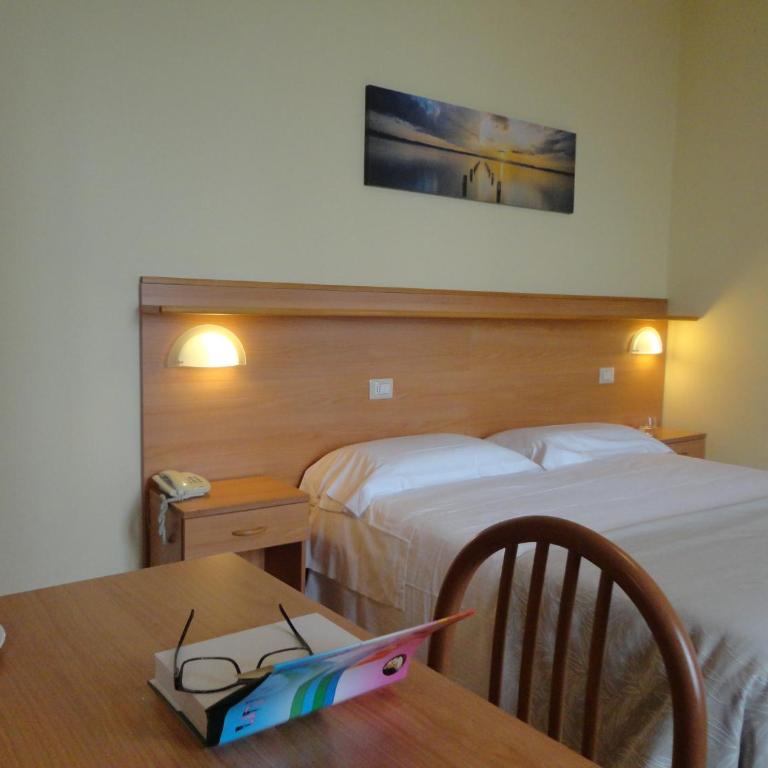 Hotel Sacro Cuore - Camera Tripla Superior - 10