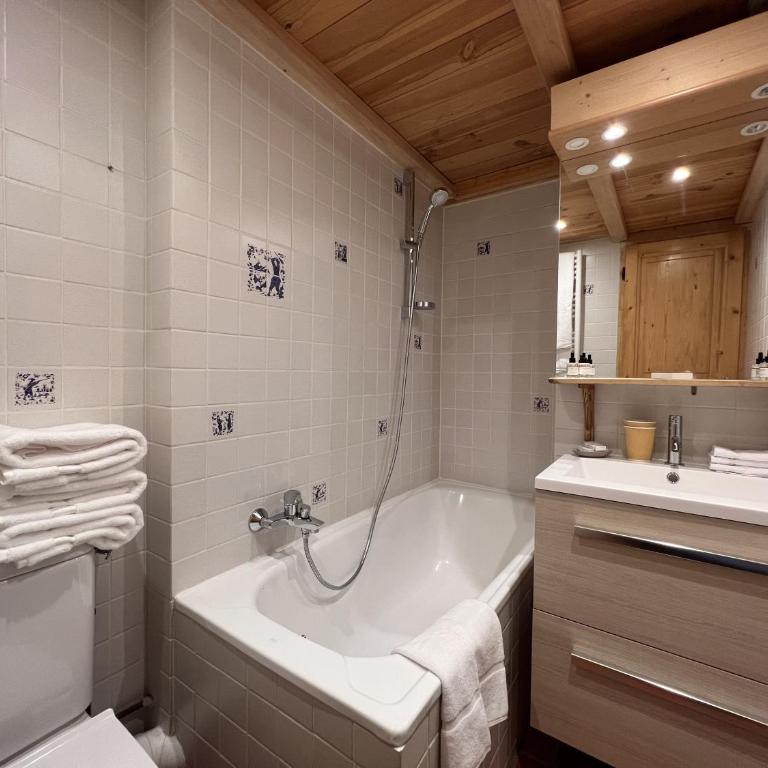 Everest Hotel - Chambre Triple – Vue sur Montagne - 7
