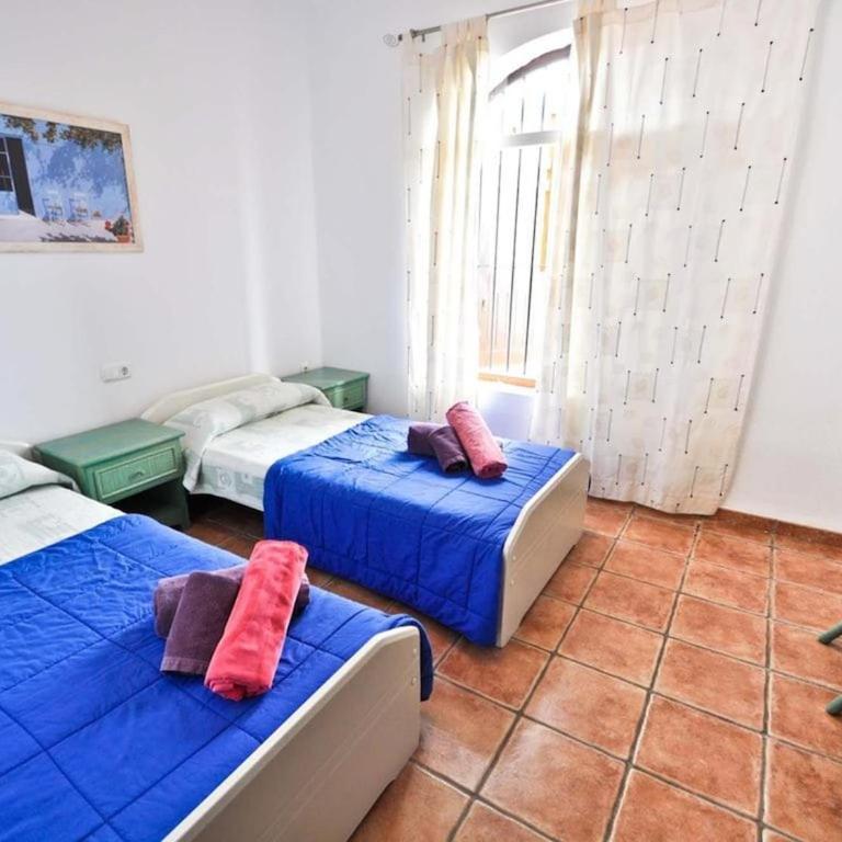 Stunning Villa with beautiful views and private pool - Three-Bedroom Villa - 3