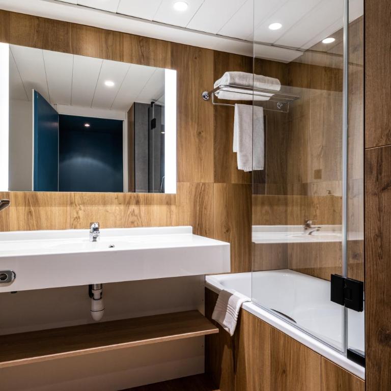 Mercure Grenoble Centre Alpotel - Chambre Standard - Non-Fumeurs - 7