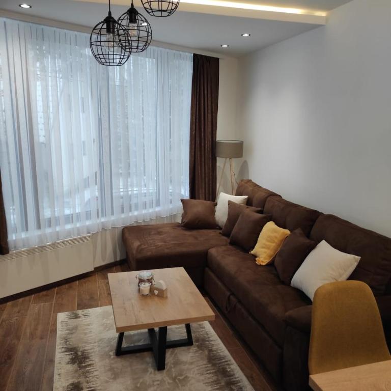 Garnet Star Apartments 1 - One-Bedroom Apartment - 6