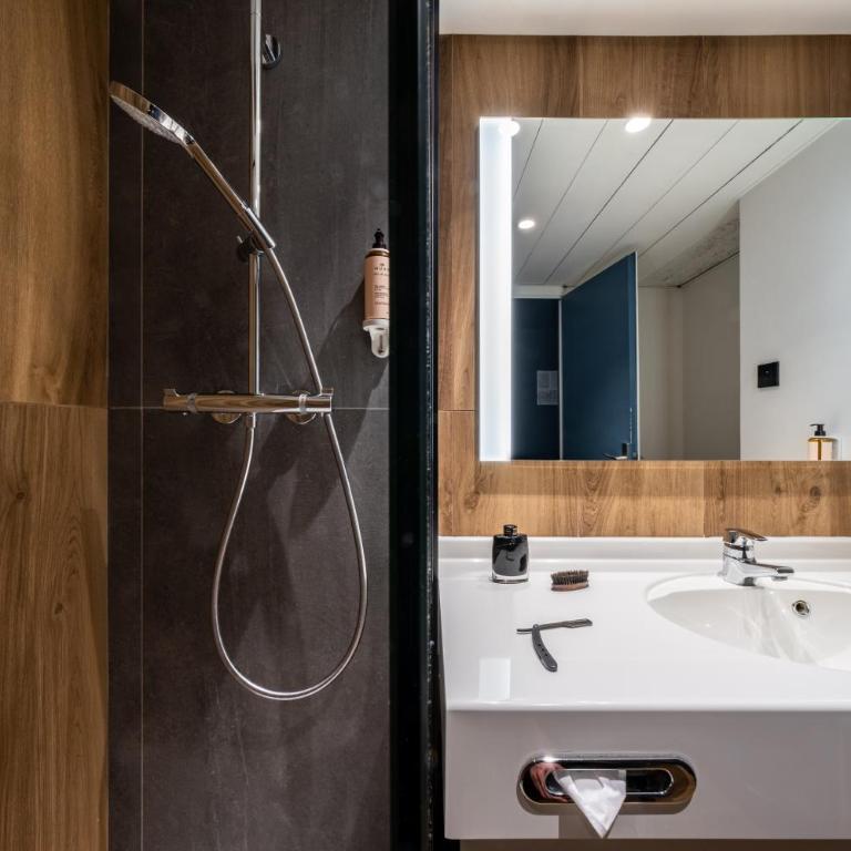 Mercure Grenoble Centre Alpotel - Chambre Standard - Non-Fumeurs - 8