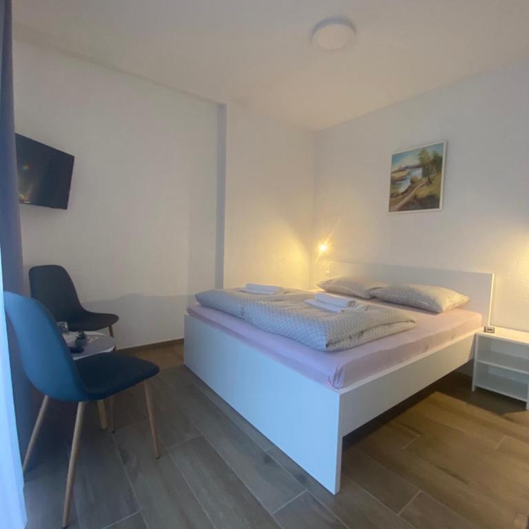 Prenoćište Stari Grad - Old Town - Deluks Dvokrevetna Soba sa Bračnim Krevetom/Zasebnim Krevetima - 4