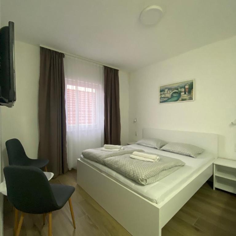 Prenoćište Stari Grad - Old Town - Deluks Dvokrevetna Soba sa Bračnim Krevetom/Zasebnim Krevetima - 2