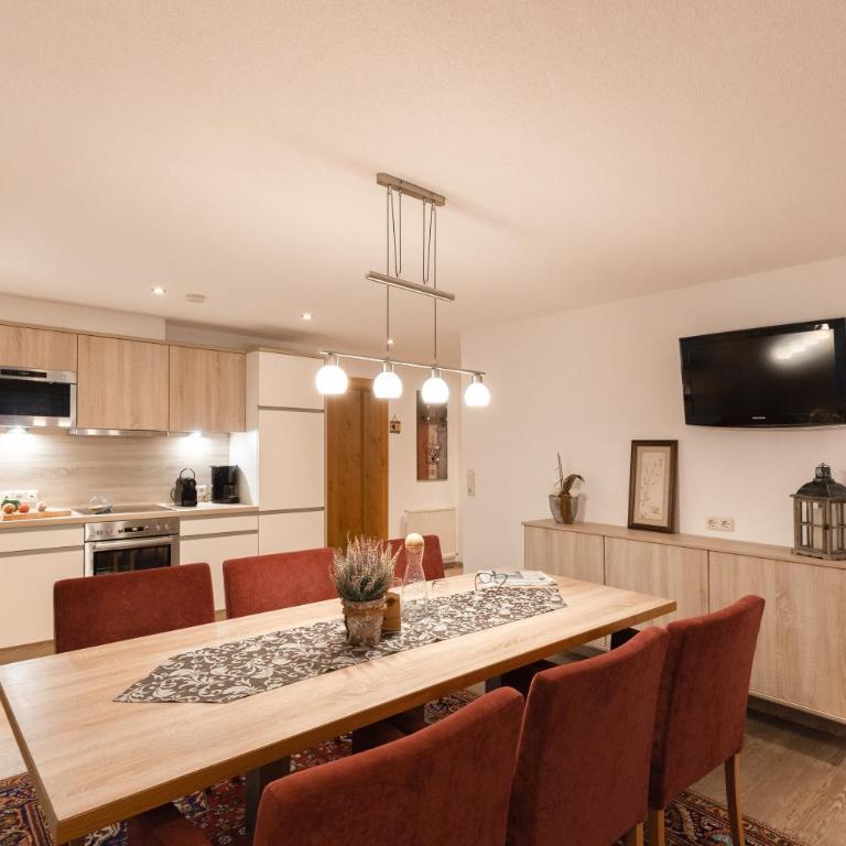 Haus Ländle - Apartment mit 3 Schlafzimmern und Balkon - 28