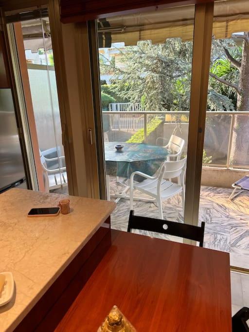 Superbe studio avec terrasse au cap d’antibes - Apartment mit 1 Schlafzimmer - 12