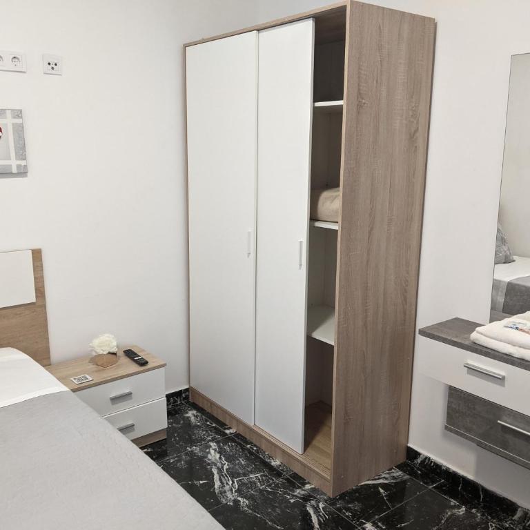 Pension Susita - Single Room with Shared Bathroom - 3