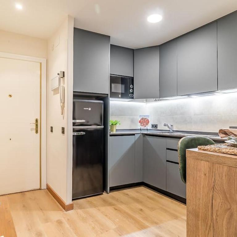 Apartamento reformado y tranquilo junto a Gran Vía - Apartamento de 1 dormitorio - 8