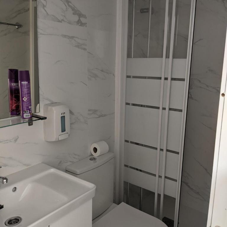 Pension Susita - Quadruple Room with Shared Bathroom - 7
