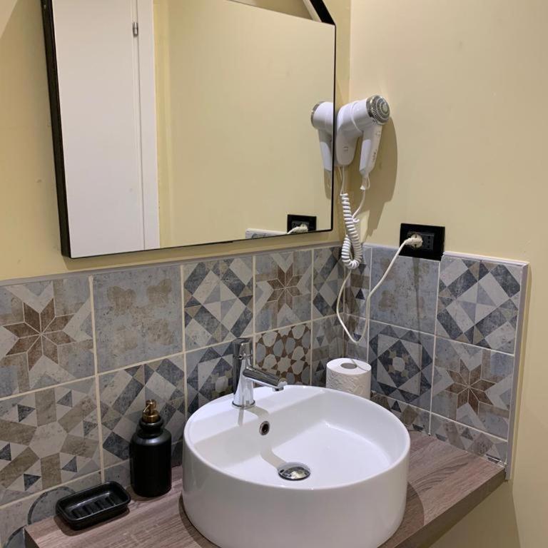 Domus La Foce Hotel - Camera Matrimoniale con Bagno Privato - 10